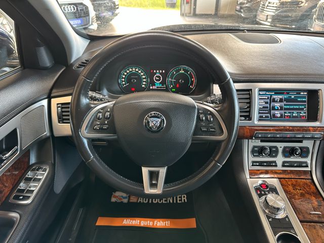 Jaguar XF *Keyless*AHK*BI-XENON*Leder*2-Zonen*