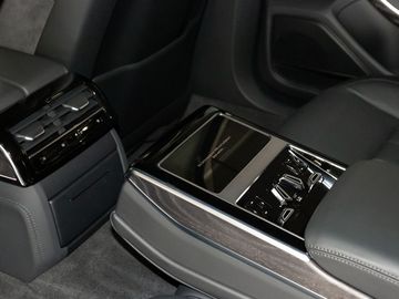 Audi A8 - 10