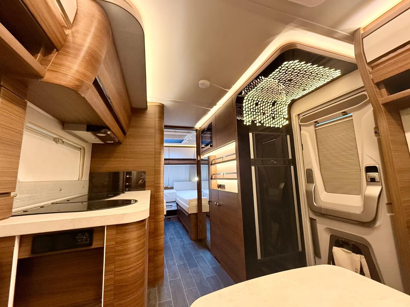 Andere Puccini 550 E 2,3 *TV*Leder*Mover*Markise*Dusche