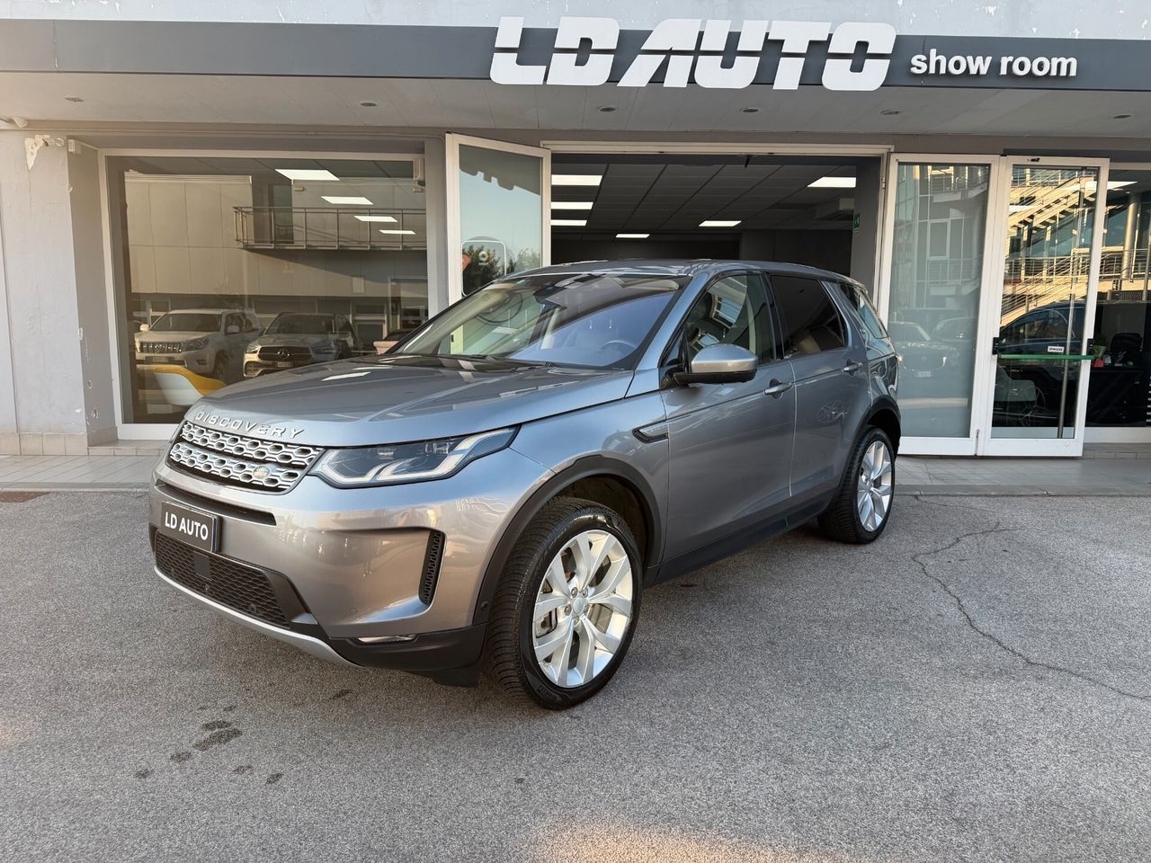 Land-Rover Discovery Sport - 1