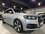 Audi Q7 3.0 TDI S-Line/7-SITZ/PANO/HUD/ACC/BOSE/STHZ - silberne Audi Q7