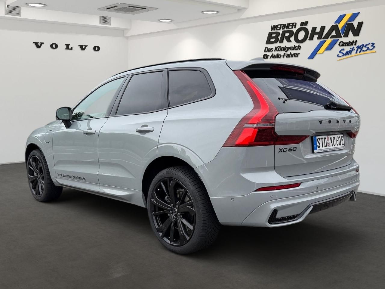 Fahrzeugabbildung Volvo XC60 T6 AWD Plus Black Edition Plug-In Hybrid