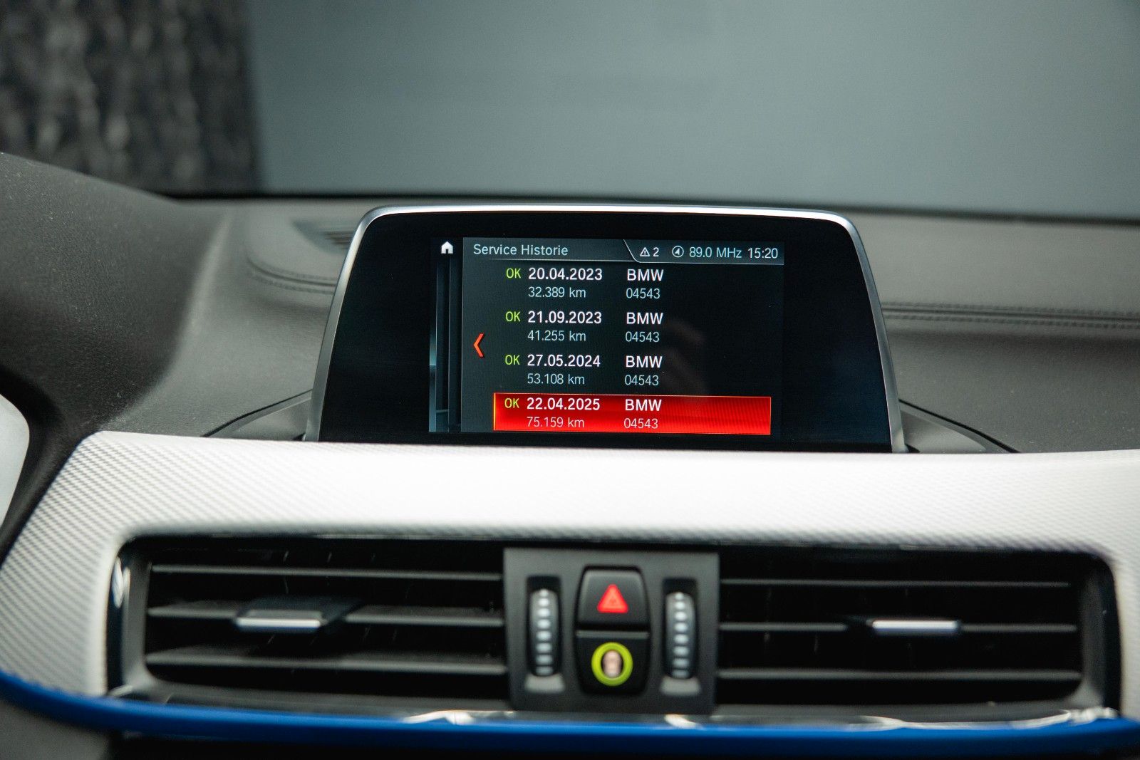 Fahrzeugabbildung BMW X2 sDrive 18i M Sport Automatik *Alcantara*LED*