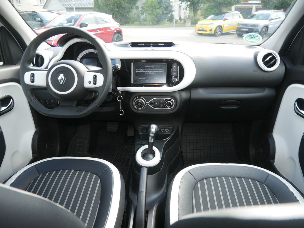 Fahrzeugabbildung Renault Twingo E-Tech KLIMA PDC SHZ RÜCKFAHRKAMERA NAVI