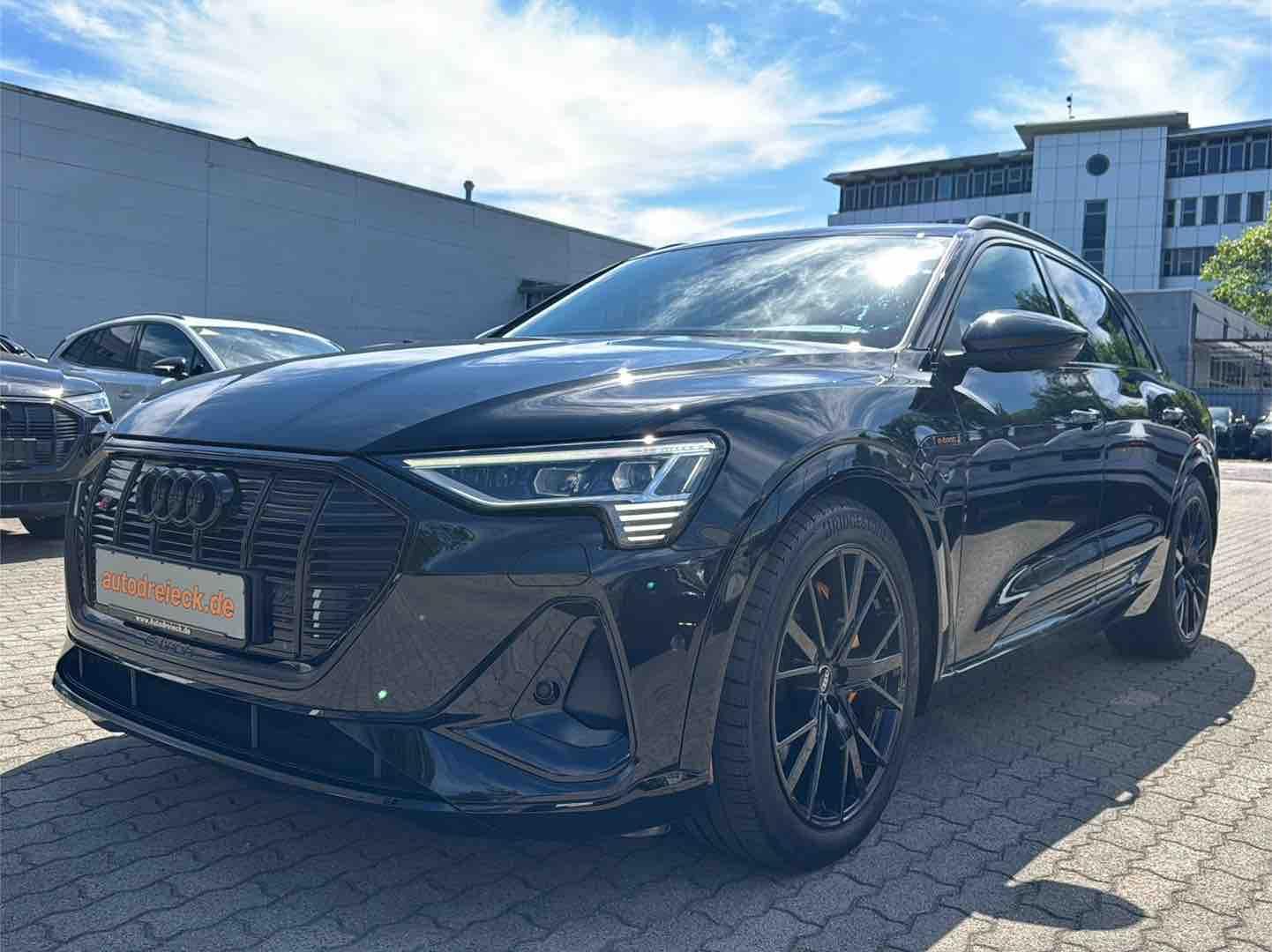 Audi e-tron 55 2x S line ALL BLACK ACC S-SITZE B&O