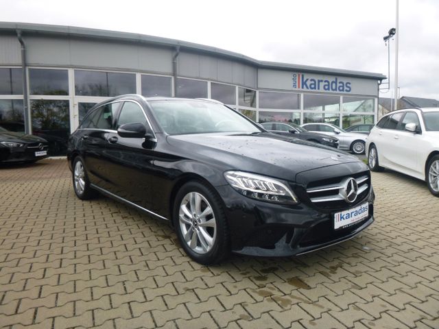 Fahrzeugabbildung Mercedes-Benz C 220d T >AUT/PANO/STANDHEIZ/LED-LICHT...