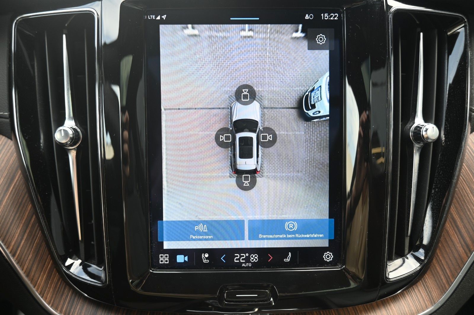 Fahrzeugabbildung Volvo XC60 T8 AWD Recharge Inscription*360°*STDHZG*ACC