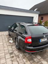 Skoda Octavia 2.0 TDI RS Combi RS - Skoda Octavia aus 2011: Combi RS