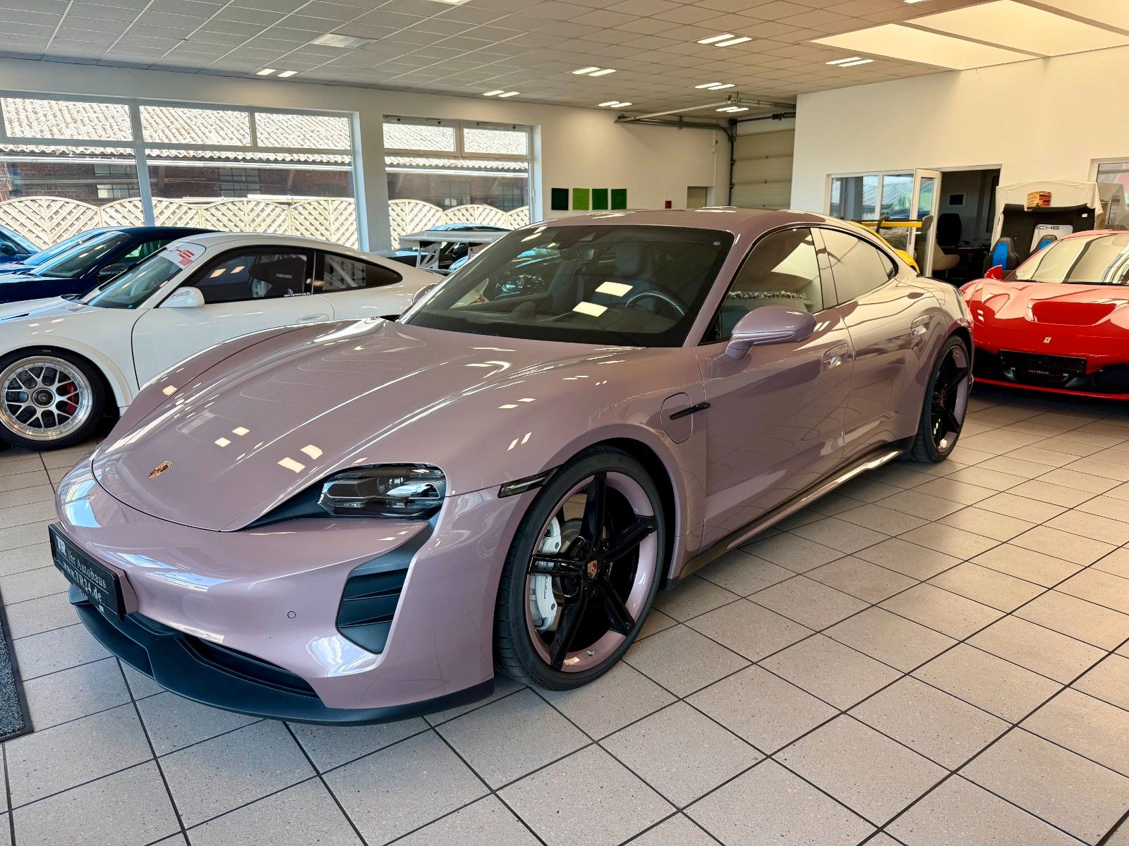 Fahrzeugabbildung Porsche Taycan Performance/HeadUP/SportDesign/APPROVED