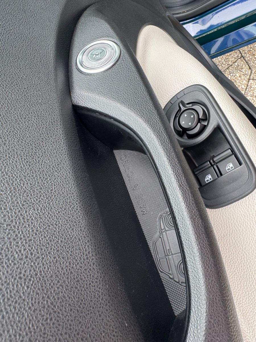 Fahrzeugabbildung Fiat 500 e La Prima/Leder/LED/R-Cam/ACC/Navi/SHZ