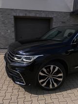 Volkswagen Tiguan 2.0 TDI DSG R-Line /Großes Navi/ 20Zoll - : Geländewagen, Grosse