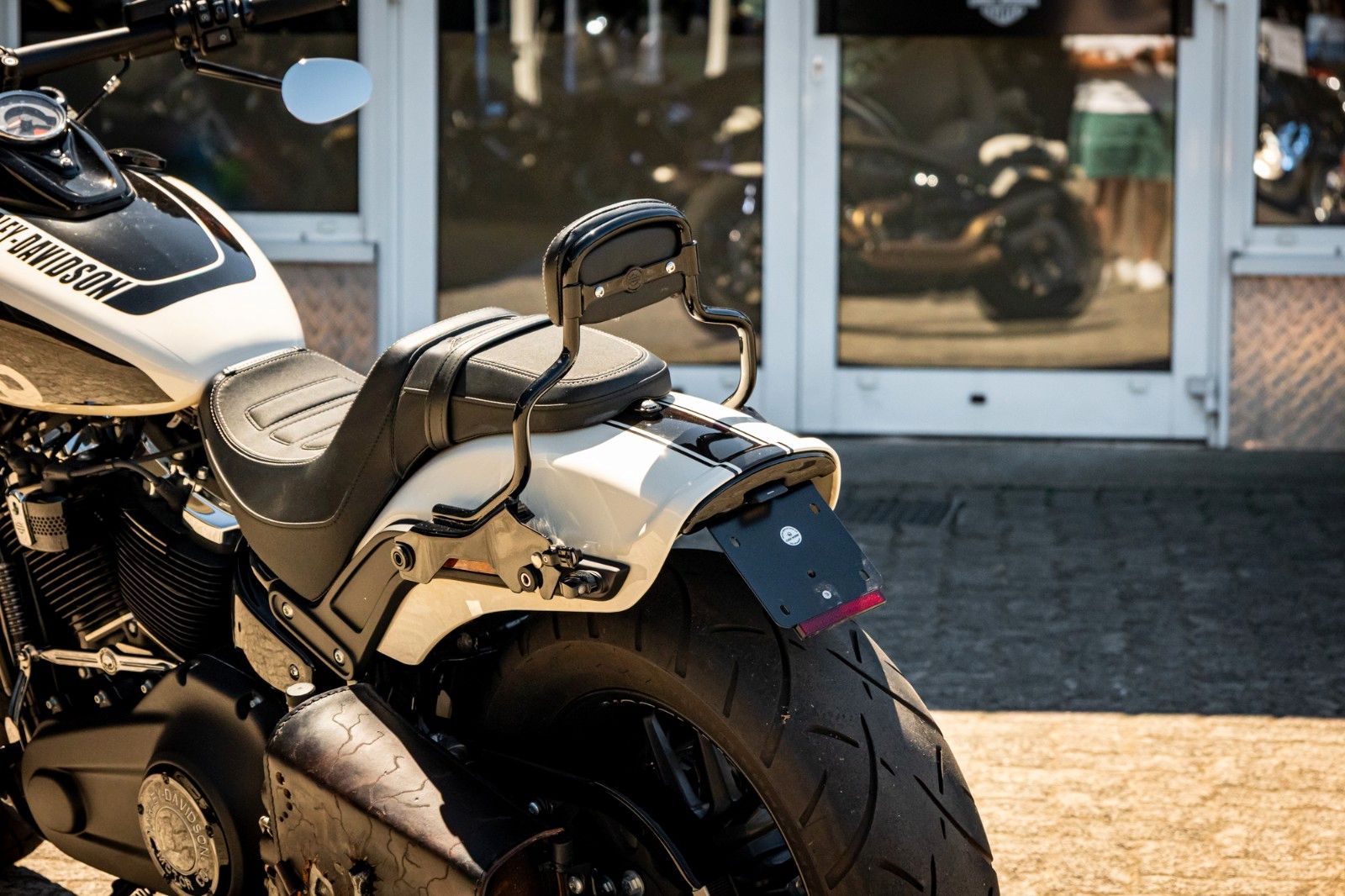 Fahrzeugabbildung Harley-Davidson FXFBS FAT BOB 114 CUI SOFTAIL - JEKILL&HYDE -