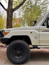 Toyota Land Cruiser GRJ78 4.0 Benzin - Toyota Land Cruiser mit Benzin-Antrieb: Geländewagen
