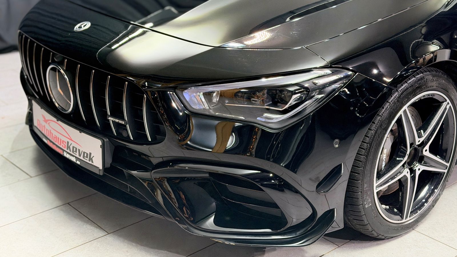 Fahrzeugabbildung Mercedes-Benz CLA 45 AMG Shooting Brake|BURMESTER|HEAD-UP|VOLL