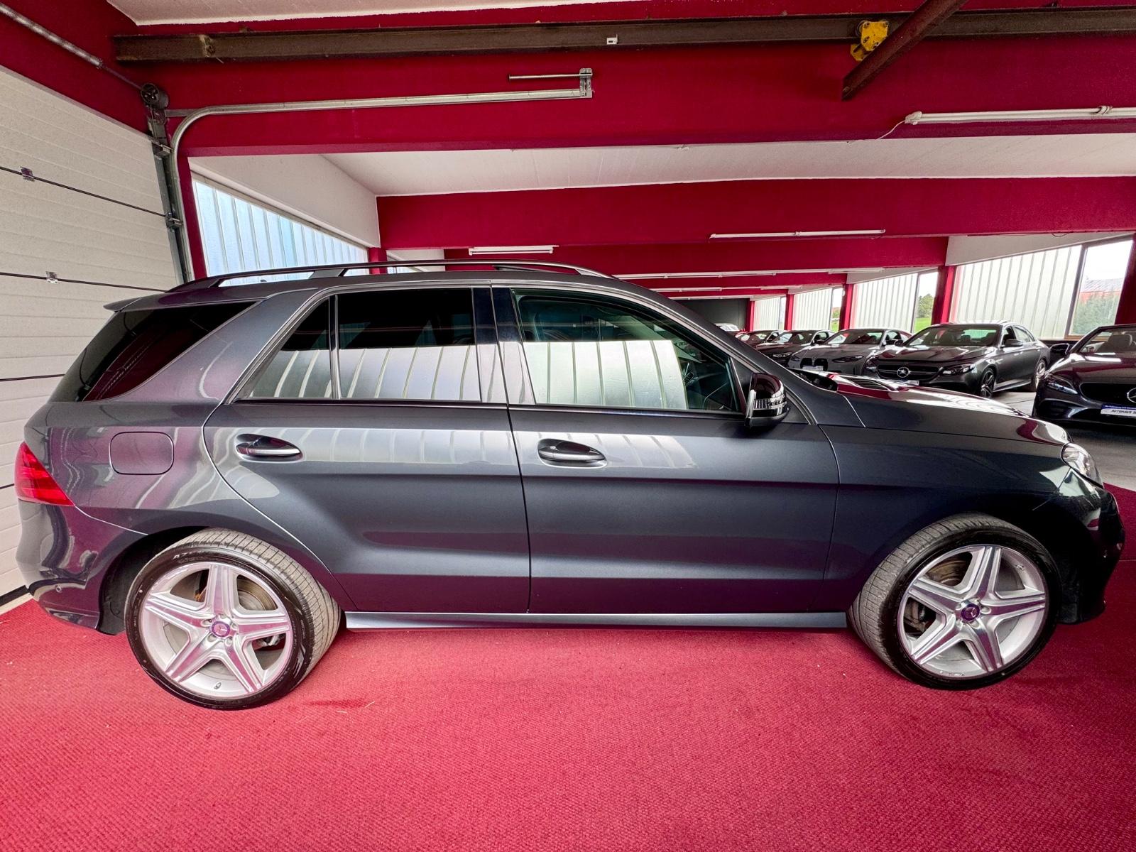 Mercedes-Benz GLE 350 d AMG Line Glasdach AHK Night Distronic