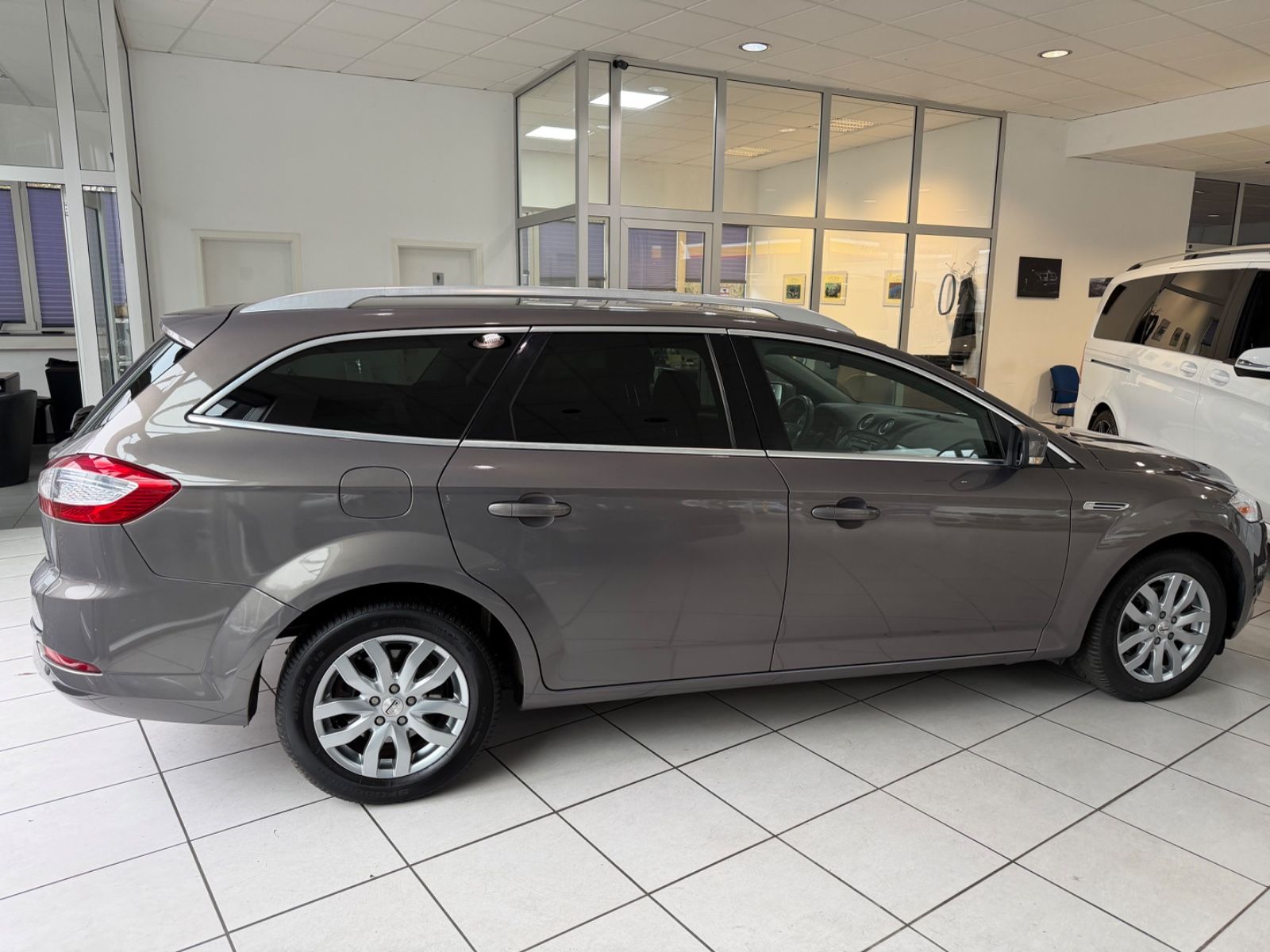 Fahrzeugabbildung Ford Mondeo Turnier Titanium