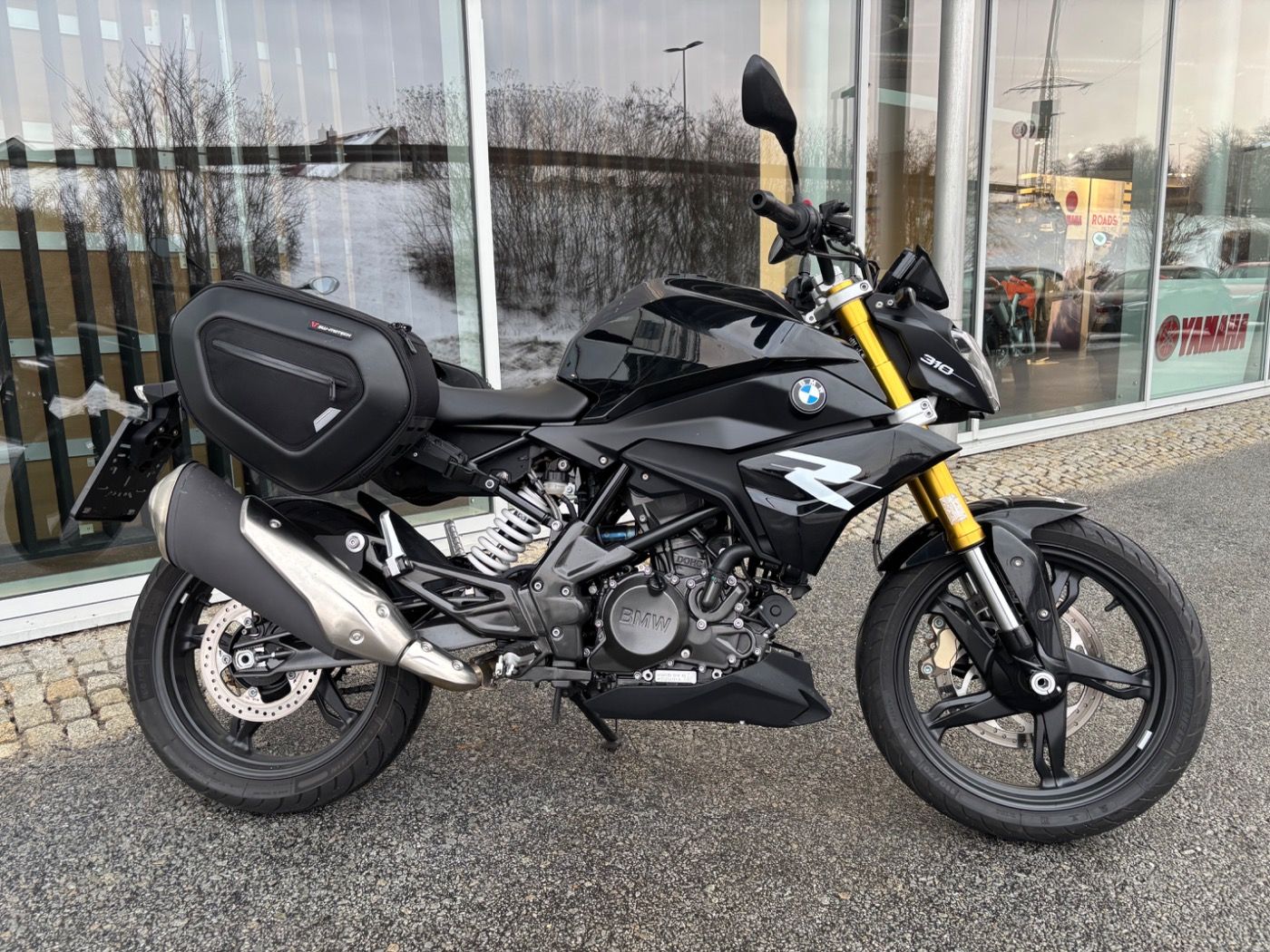 Fahrzeugabbildung BMW G 310 R mit Seitentaschen
