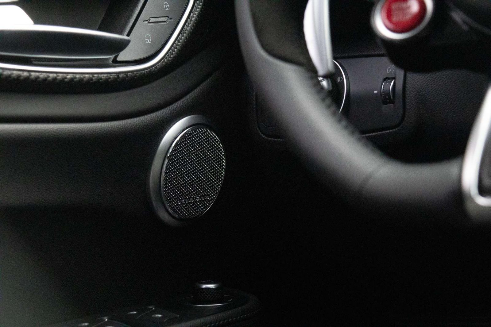 Fahrzeugabbildung Alfa Romeo Giulia Quadrifoglio 2,9l V6 vom AR Vertagshändle