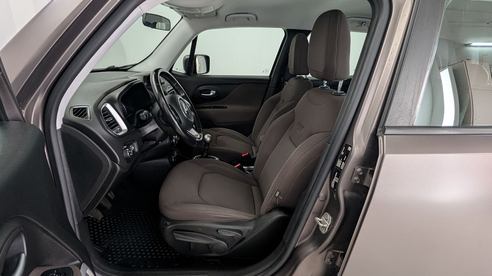 Fahrzeugabbildung Jeep Renegade 2.0 MultiJet II 140 AWD * AHK Night Eag