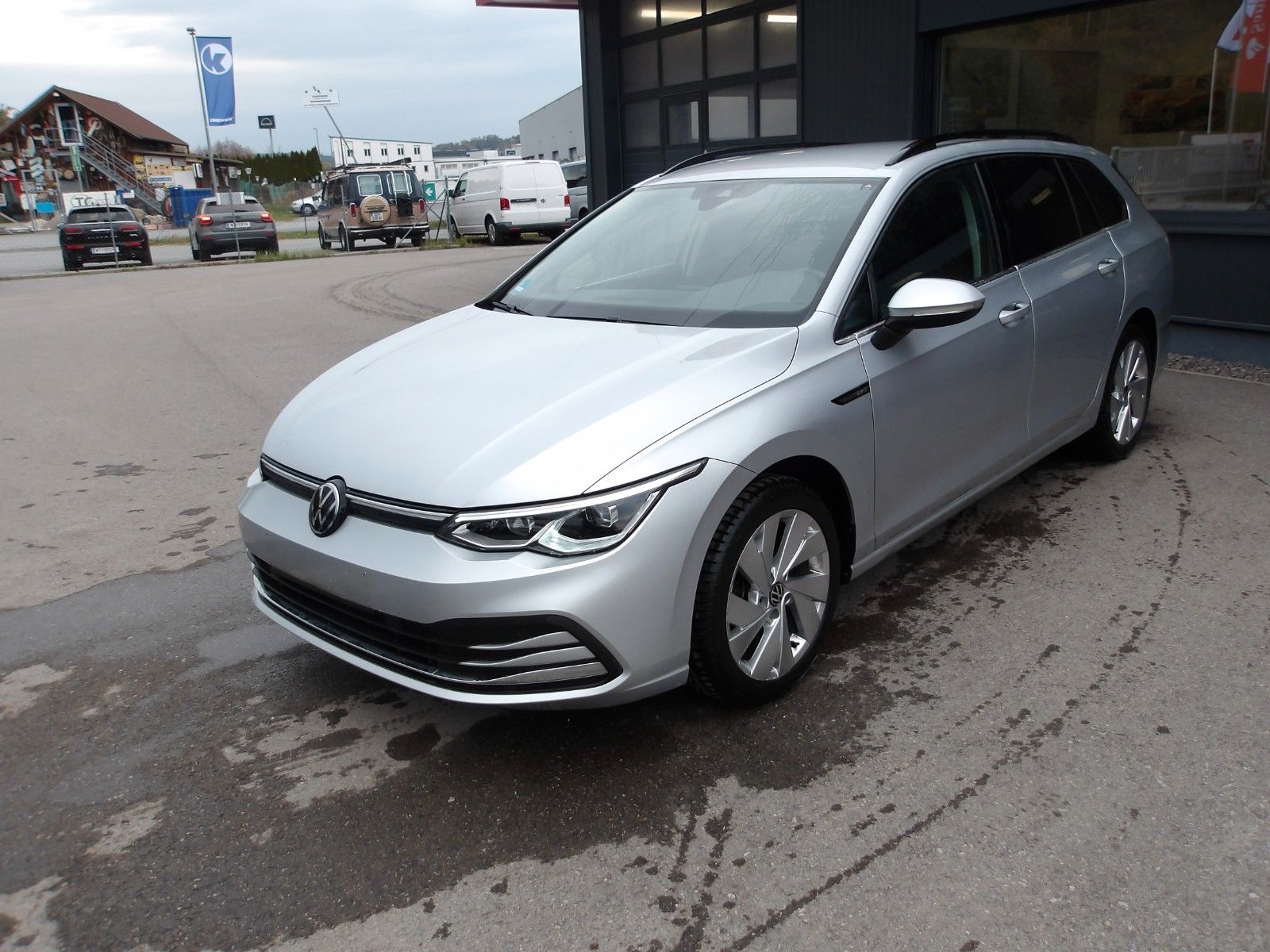 Volkswagen Golf VIII Variant Style EXP € 14250.-