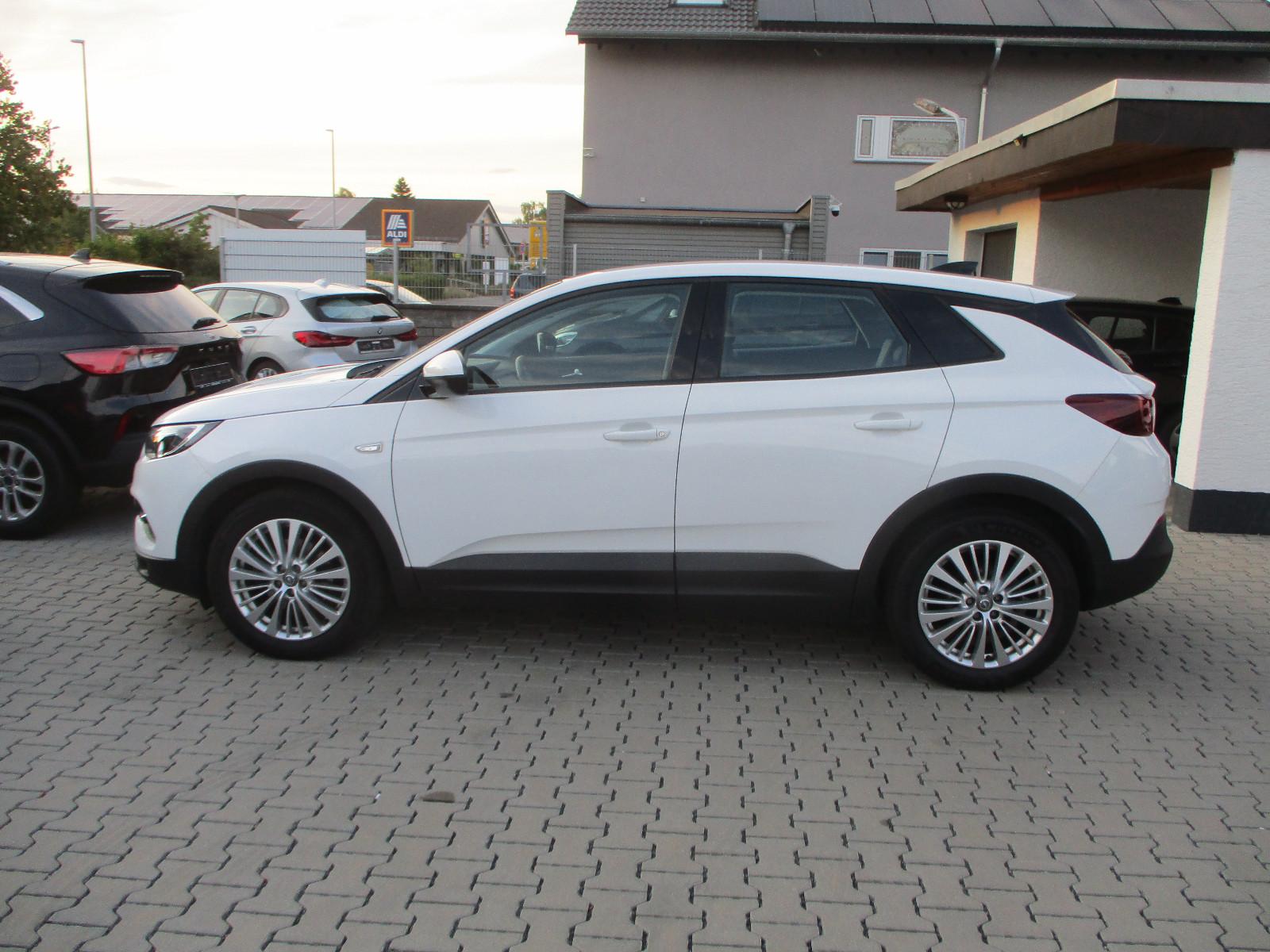 Opel Grandland (X)Grandland (X) 1.5 D NAVI LEDER KAMERA SPURH AHK