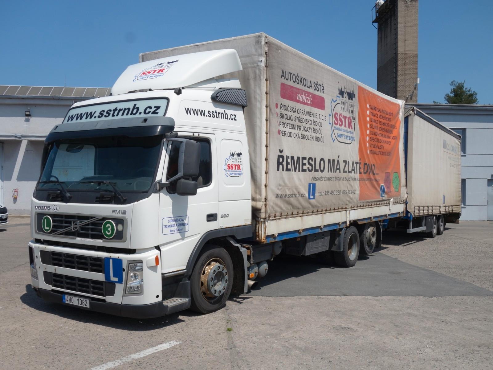 Volvo FM 380 6x2 + Panav Anhänger