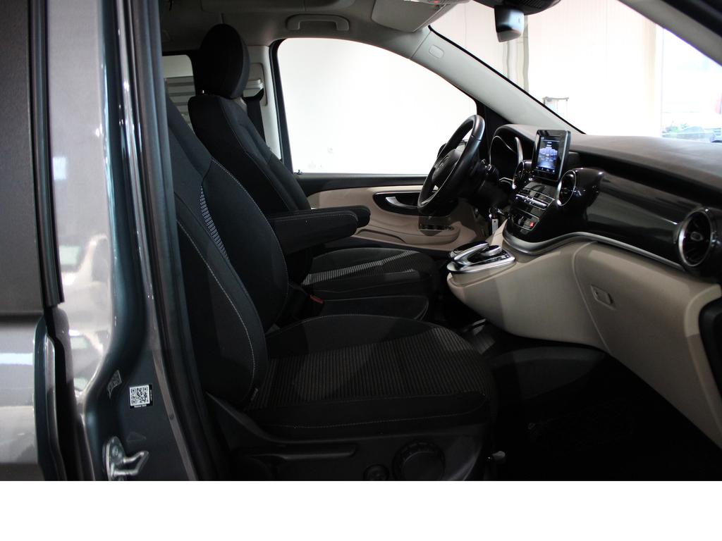 Mercedes-Benz V 220
