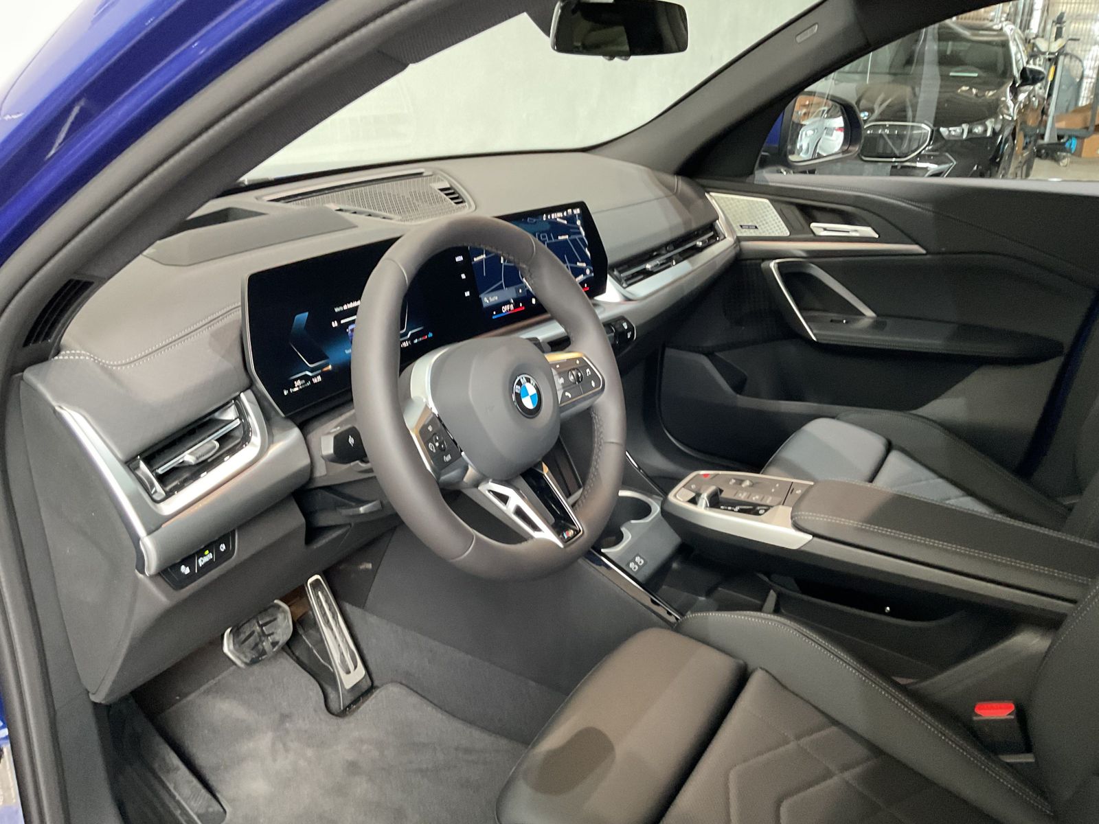 Fahrzeugabbildung BMW X2 sDrive20i 20" LMR, Komfortzugang, Parking Ass
