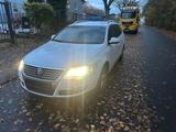 Volkswagen VW Passat B6 2.0 TDI 170 PS Highline - Volkswagen Passat aus 2008: Kombi