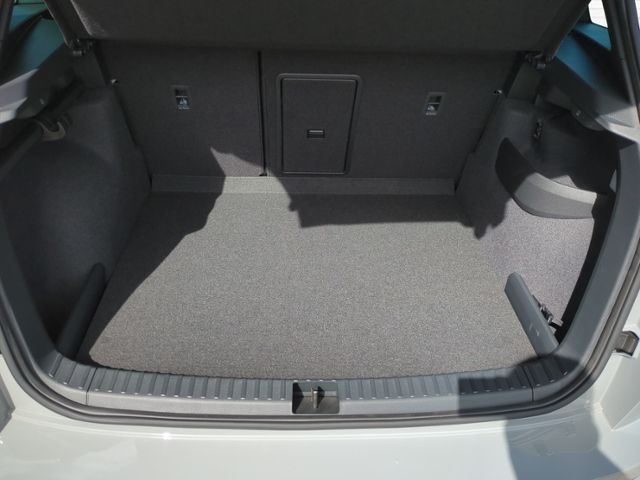 Fahrzeugabbildung SKODA Karoq 2.0 TSI Sportline 4x4 NAVI CANTON PANO SPO
