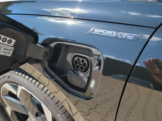 Fahrzeugabbildung SKODA Superb 1.5 TSI iV Sportline Hybrid CANTON AHK HE
