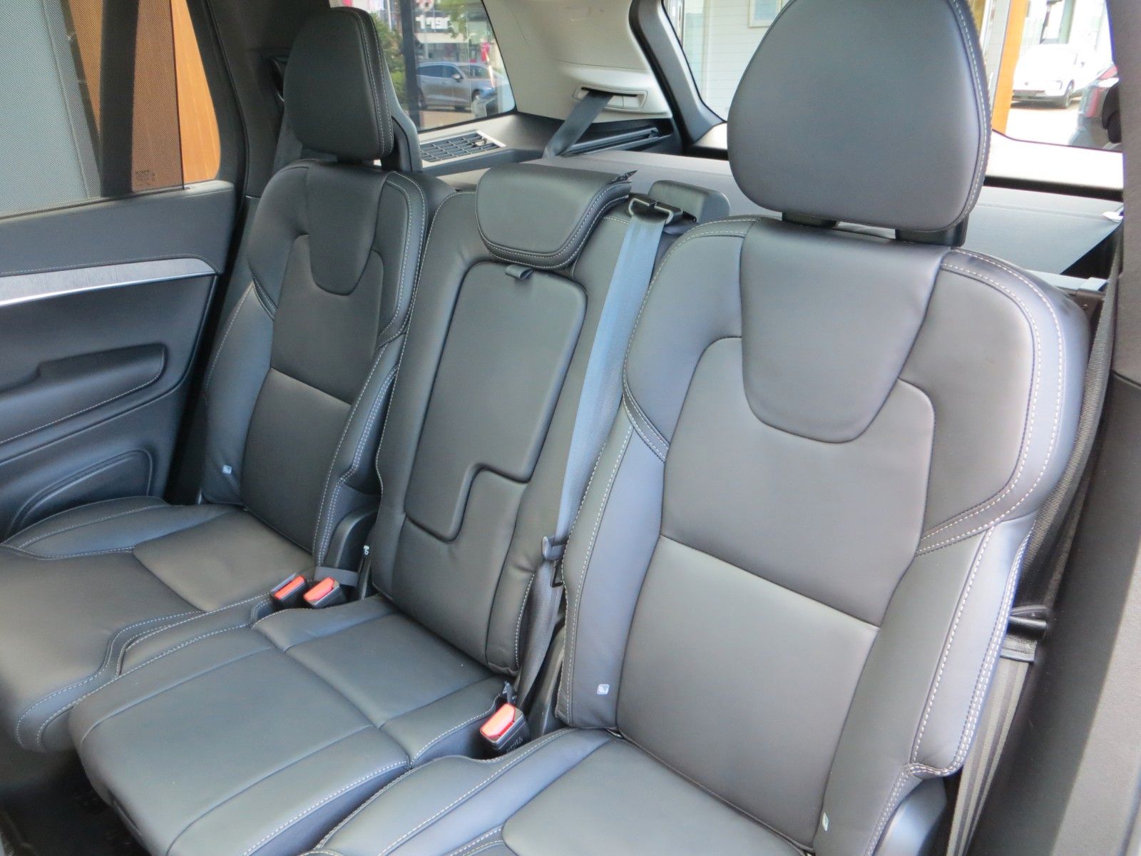 Volvo XC90 T8 AWD Plus Dark Auto GSD 360° LM 21'' AHK foto 10