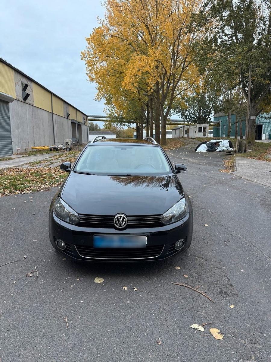 Volkswagen Golf 2009 — rear view