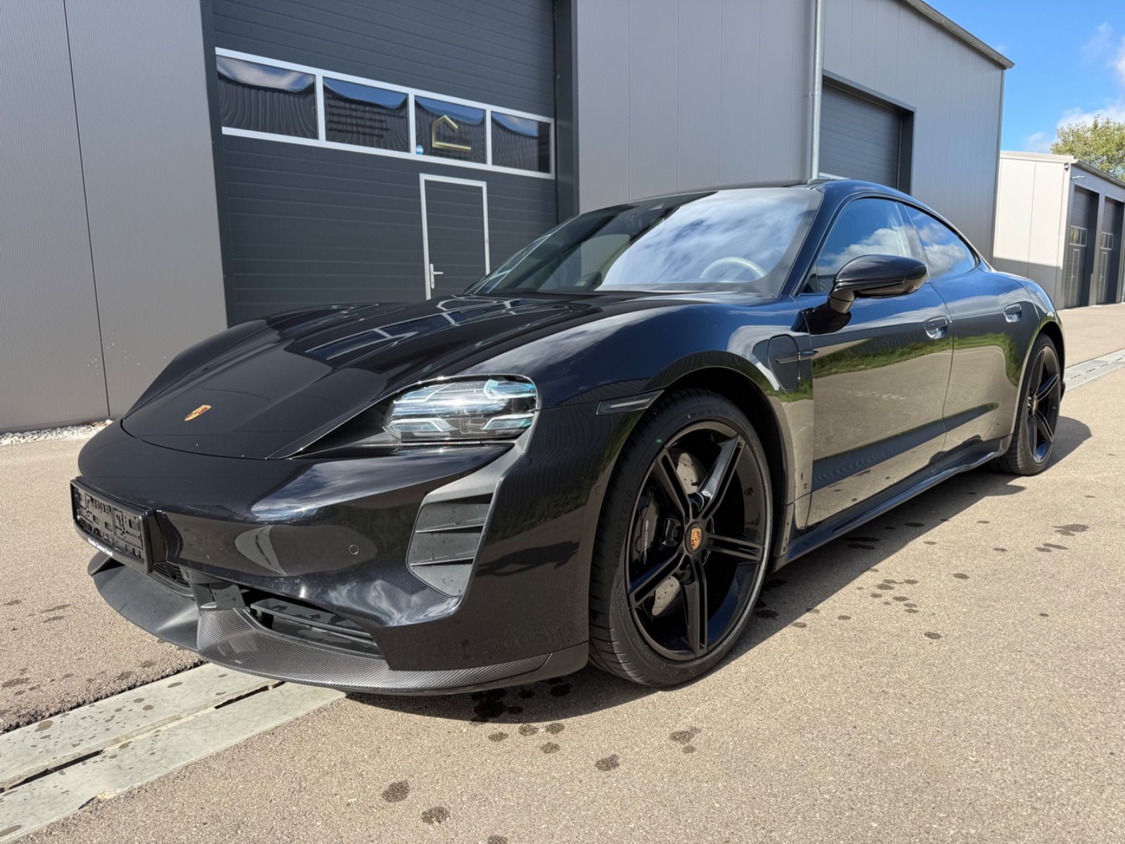 Porsche Taycan Turbo S+Nachtischt+PCCB+Pano+PDCC+BFD++