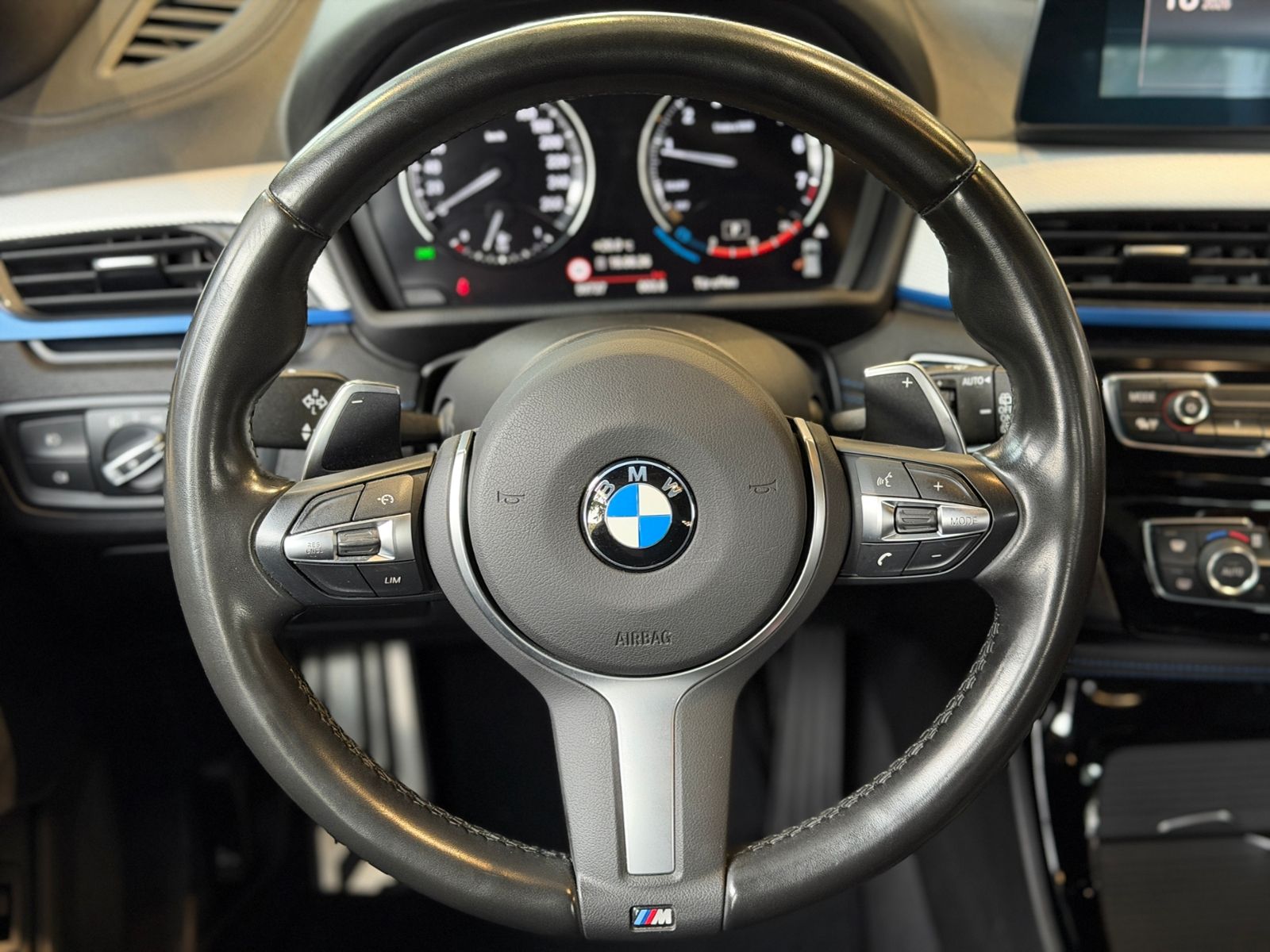 Fahrzeugabbildung BMW X2 M35 i xDrive HUD LED NAV