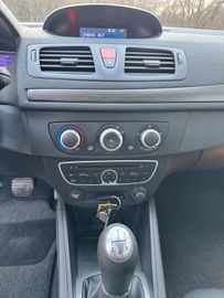 Bild 12 Renault Megane III Lim. 5-trg. Expression