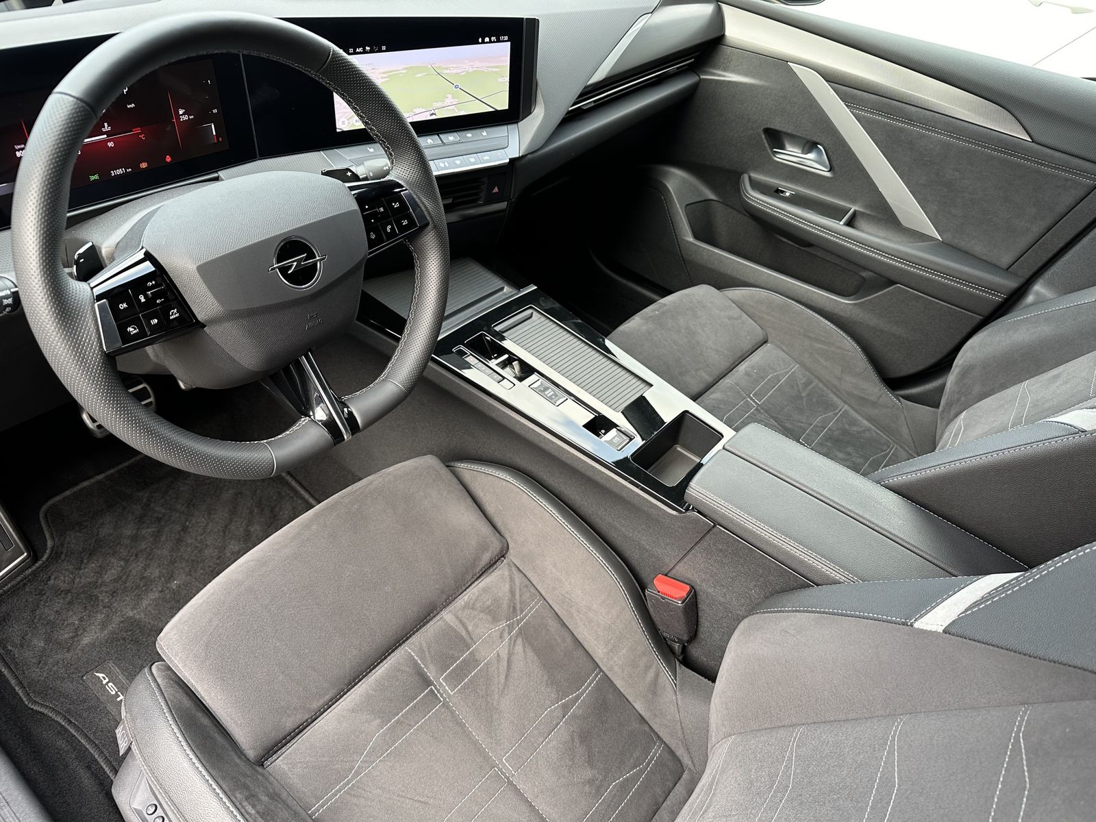 Fahrzeugabbildung Opel Astra SpT 1.5 D Aut. GS NAV+LED+PANO+360°+CARPLA