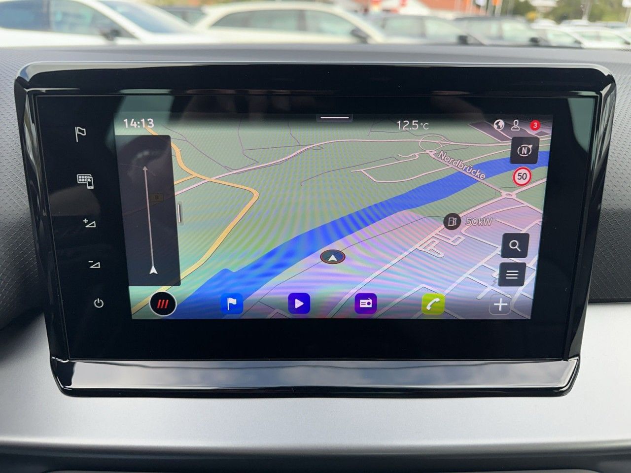 Fahrzeugabbildung SEAT Arona FR 1.0 TSI 116 PS 6-Gang - mit KI generiert/bearbeitet