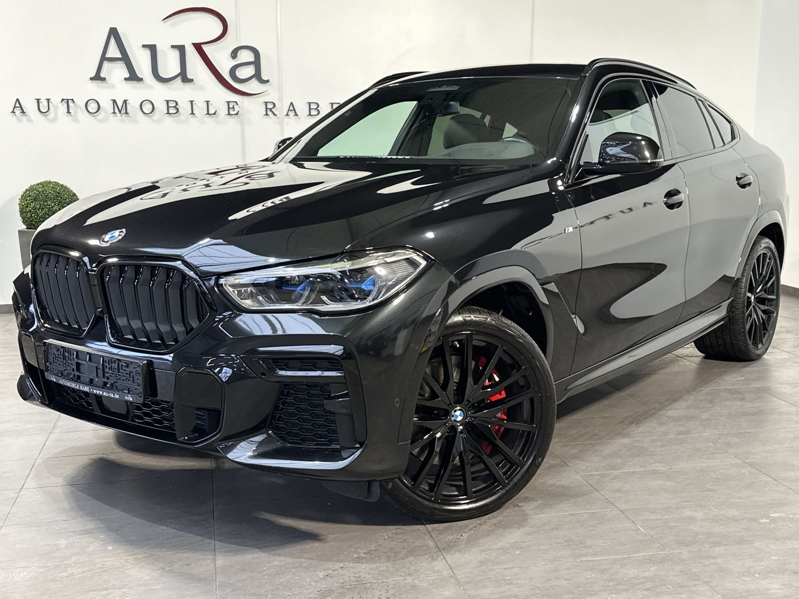 Fahrzeugabbildung BMW X6 xDrive40d M-Sport NAV+LASER+AHK+PANO+HEAD-UP