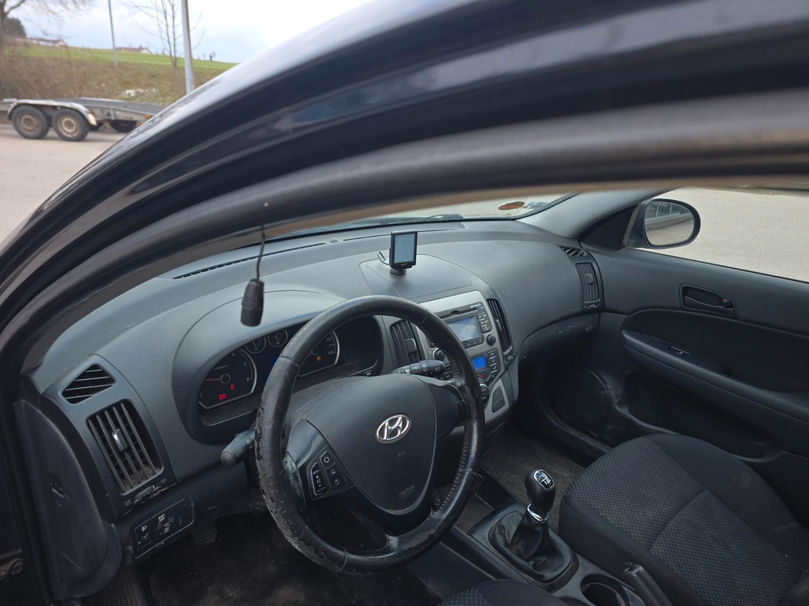 Hyundai i30 2010 — photo 12
