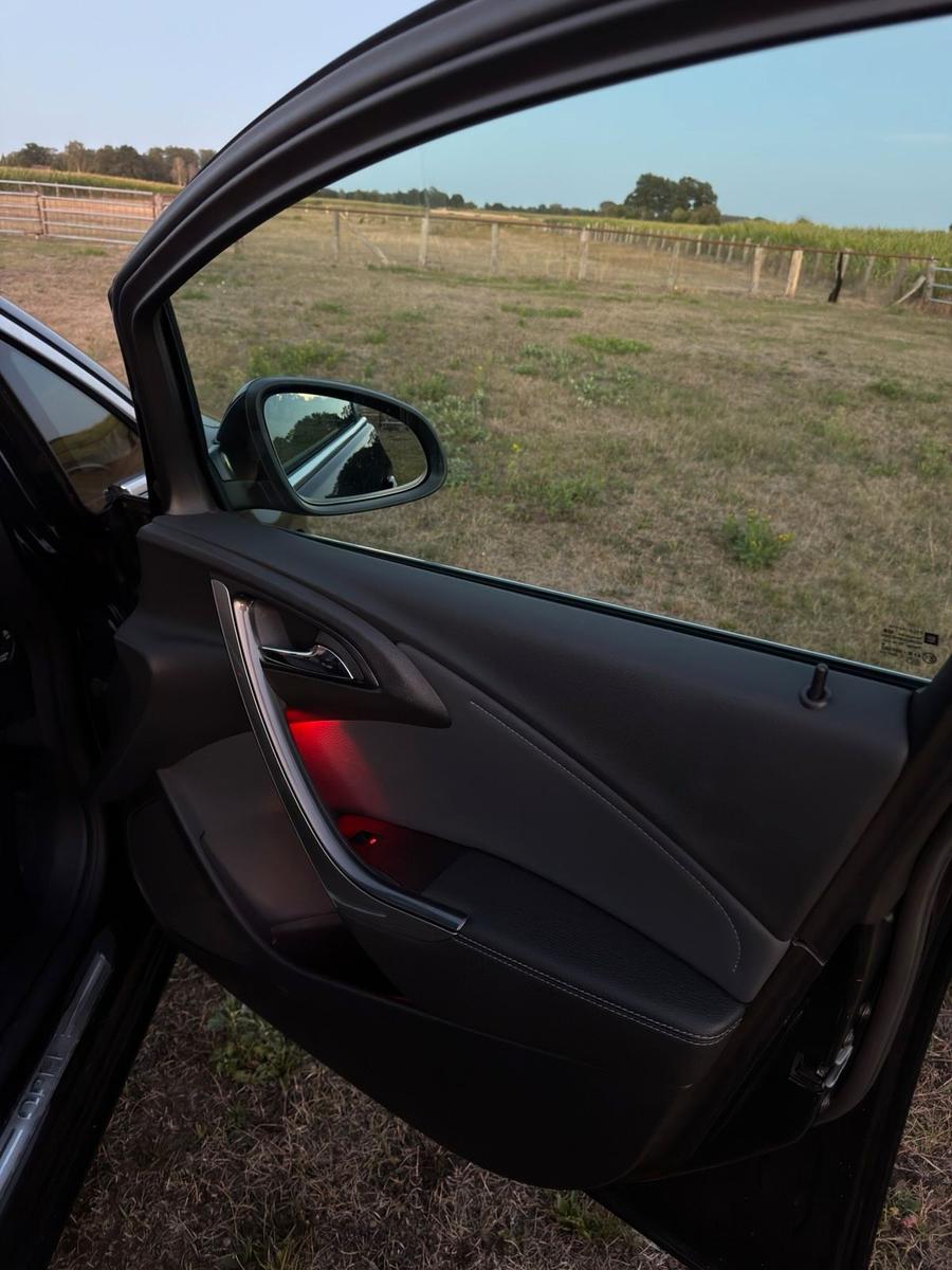 Opel Astra 2014 — photo 8