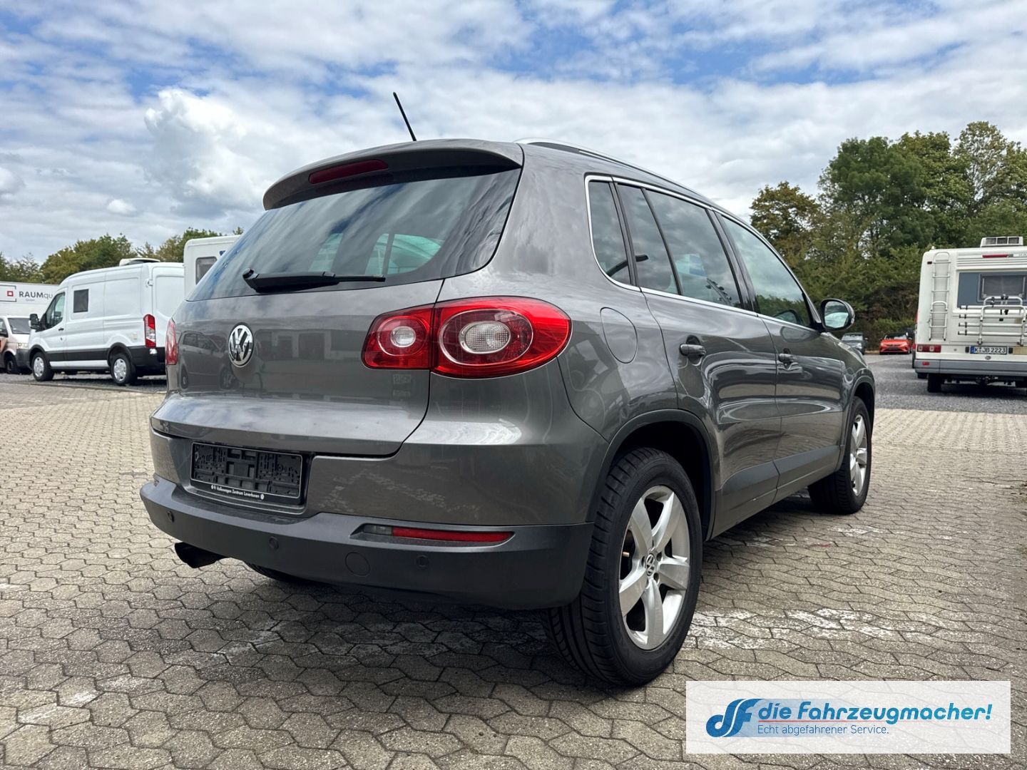 Fahrzeugabbildung Volkswagen Tiguan Sport & Style 4Motion El. Panodach *EXPO
