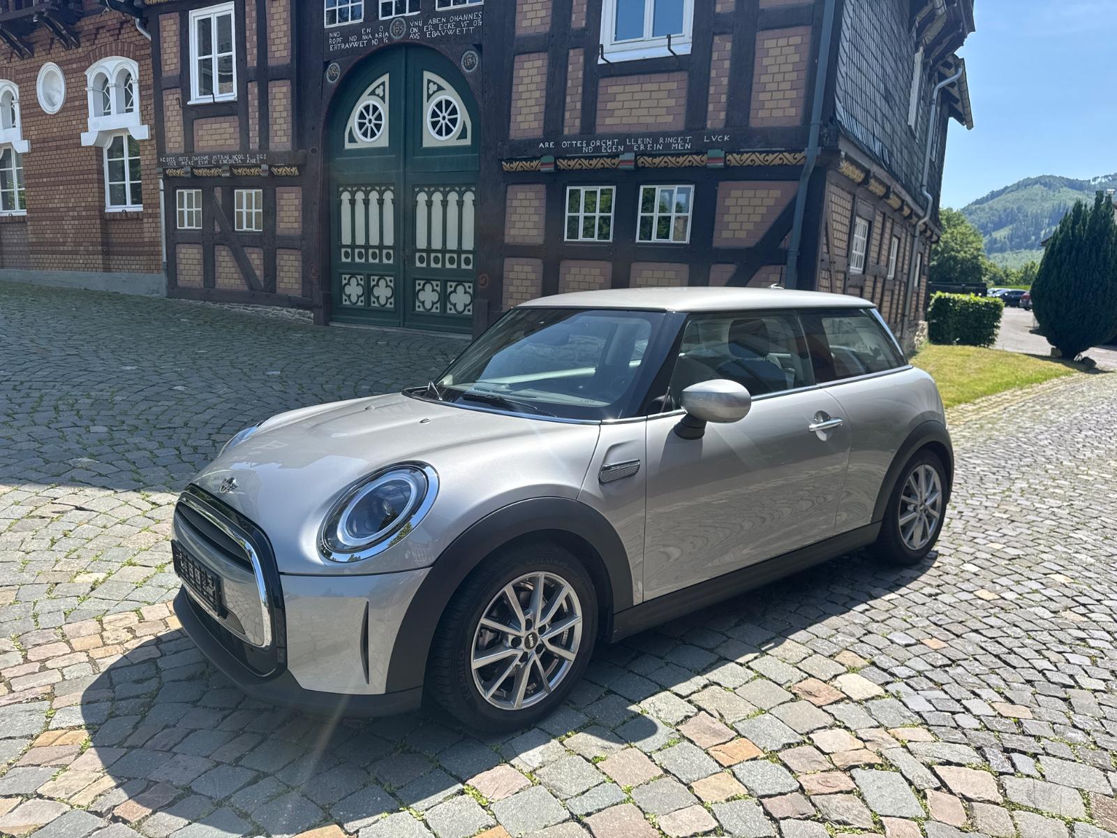 MINI Cooper*LED*DrivingAss*DAB*AppleCarPlay*8-Fach-Be