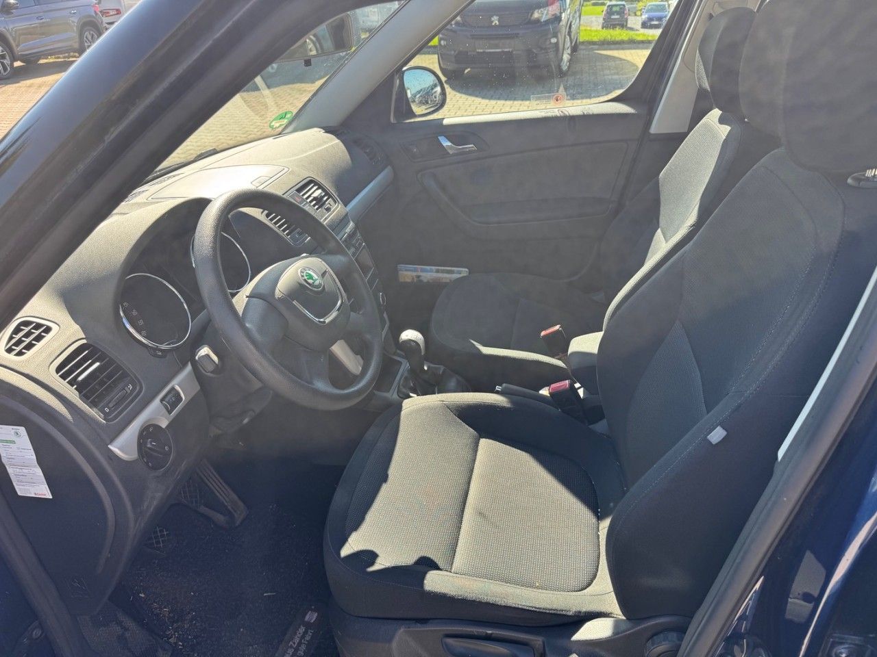 Fahrzeugabbildung SKODA Yeti Active 4x4 TDI - nur an Händler / Gewerbe