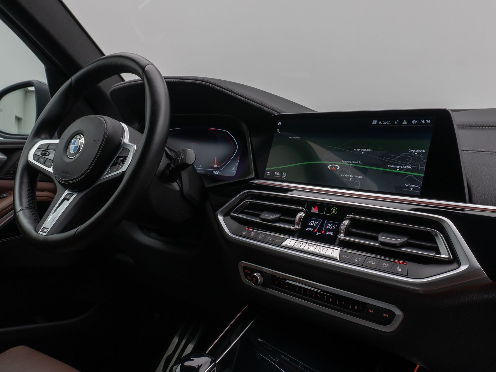 Fahrzeugabbildung BMW X5 xD30d M Sport 360° HUD DAB 4xKlima AHK 22Zoll