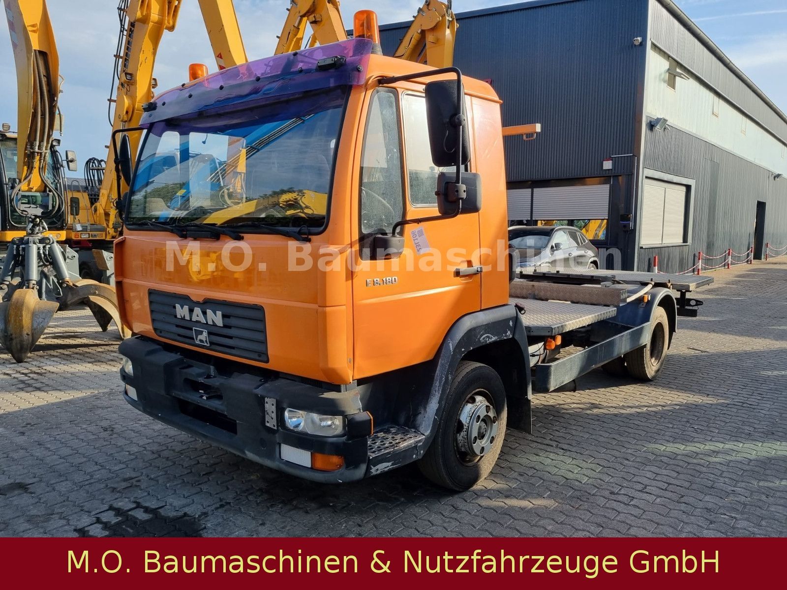 Fahrzeugabbildung MAN LE 8.180 BB / L 2000 /4x2 /