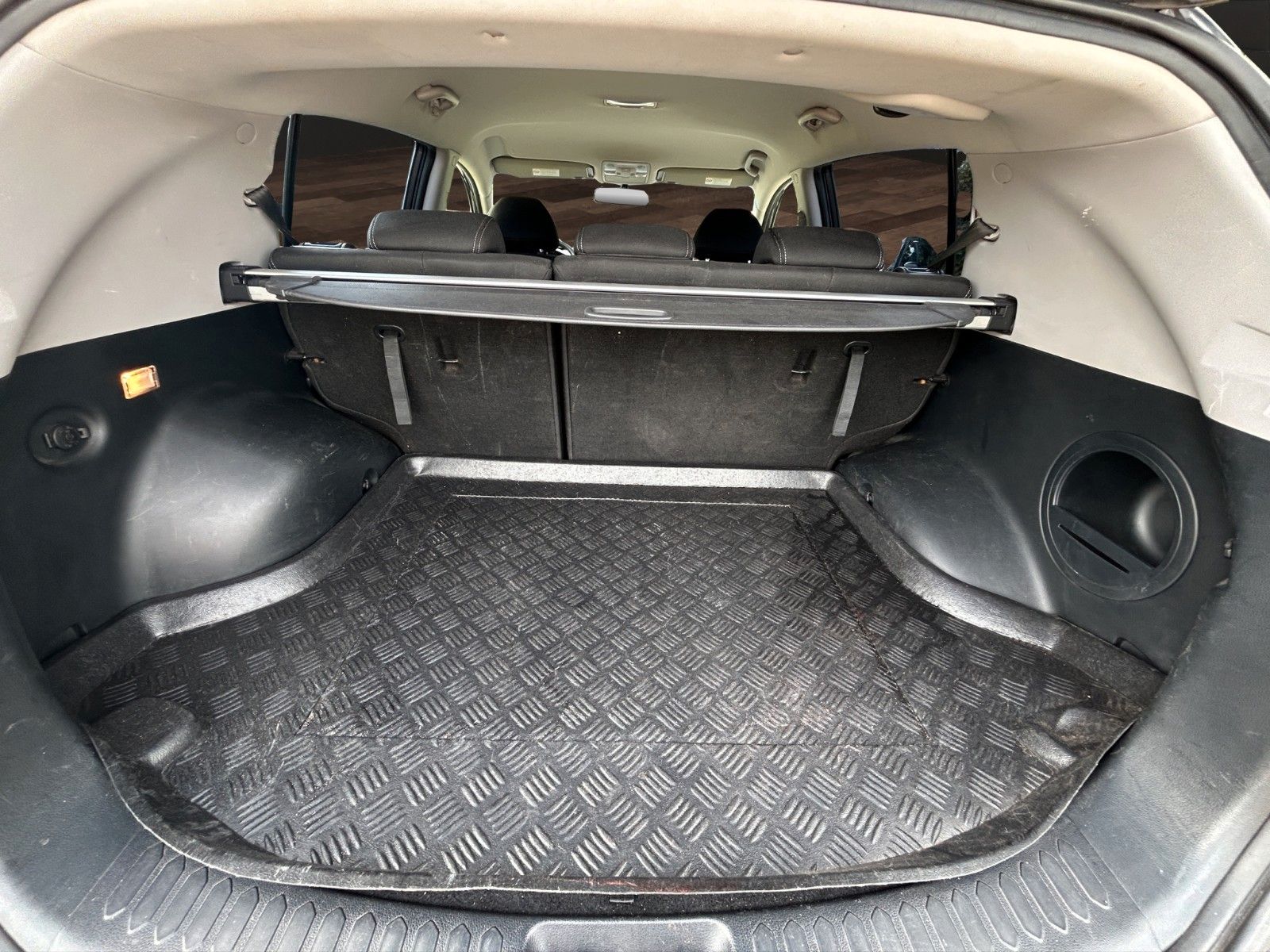 Fahrzeugabbildung Kia Sportage Vision 2WD Sport Paket / Klima/