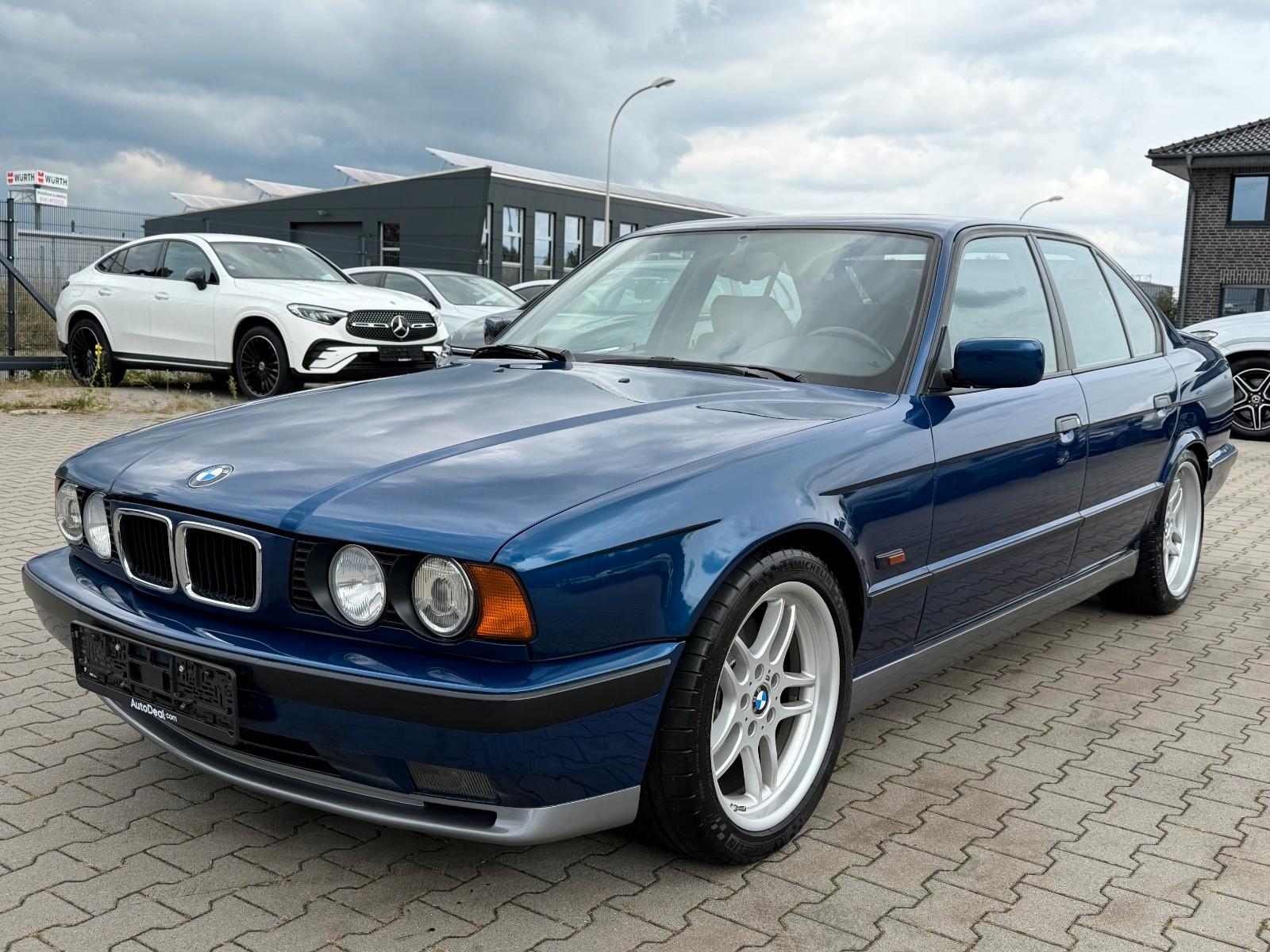 BMW M5 3.8 6 gang AVUS BLAU, 1 of 404