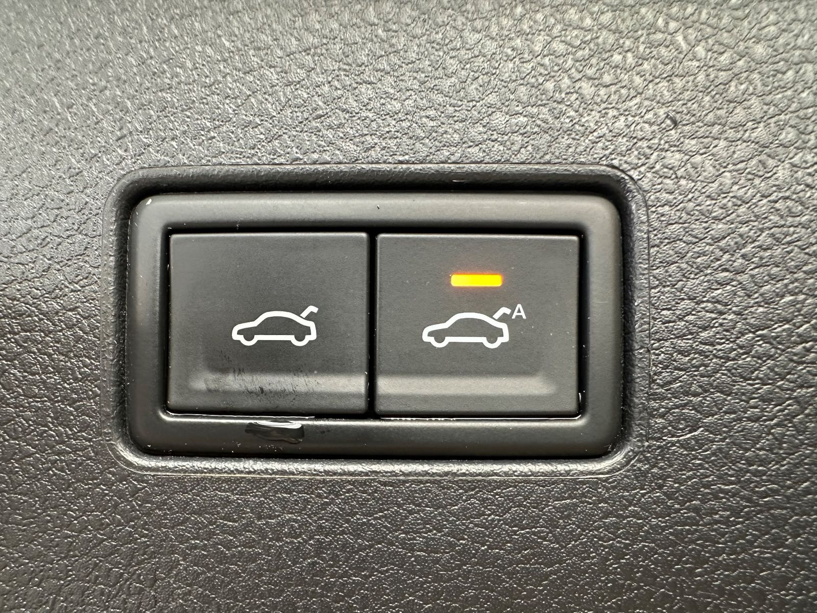 Fahrzeugabbildung Volkswagen Passat Variant 1.4 TSI DSG GTE NAV+IQ-LIGHT+PANO