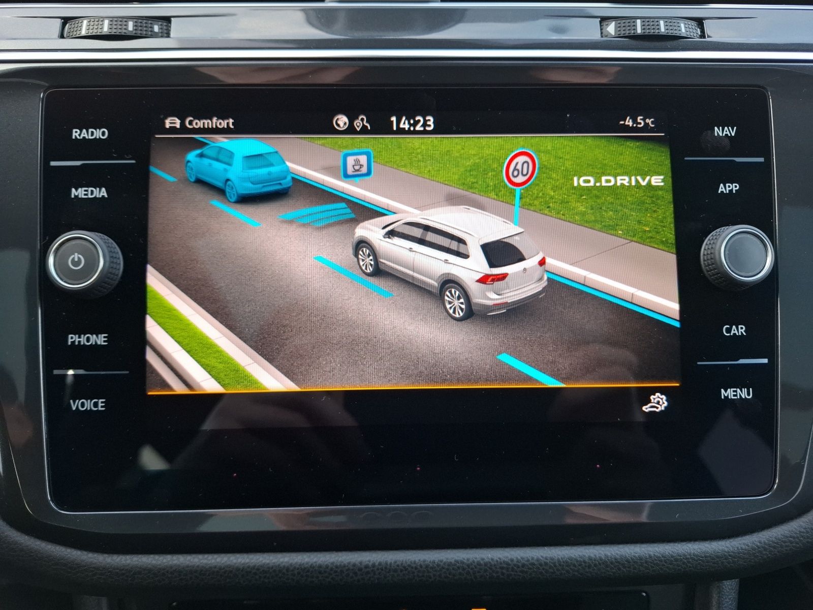 Fahrzeugabbildung Volkswagen Tiguan Allspace TDI R-Line DSG 4M Matrix Navi Pa